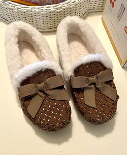 Brand new slippers 5/6