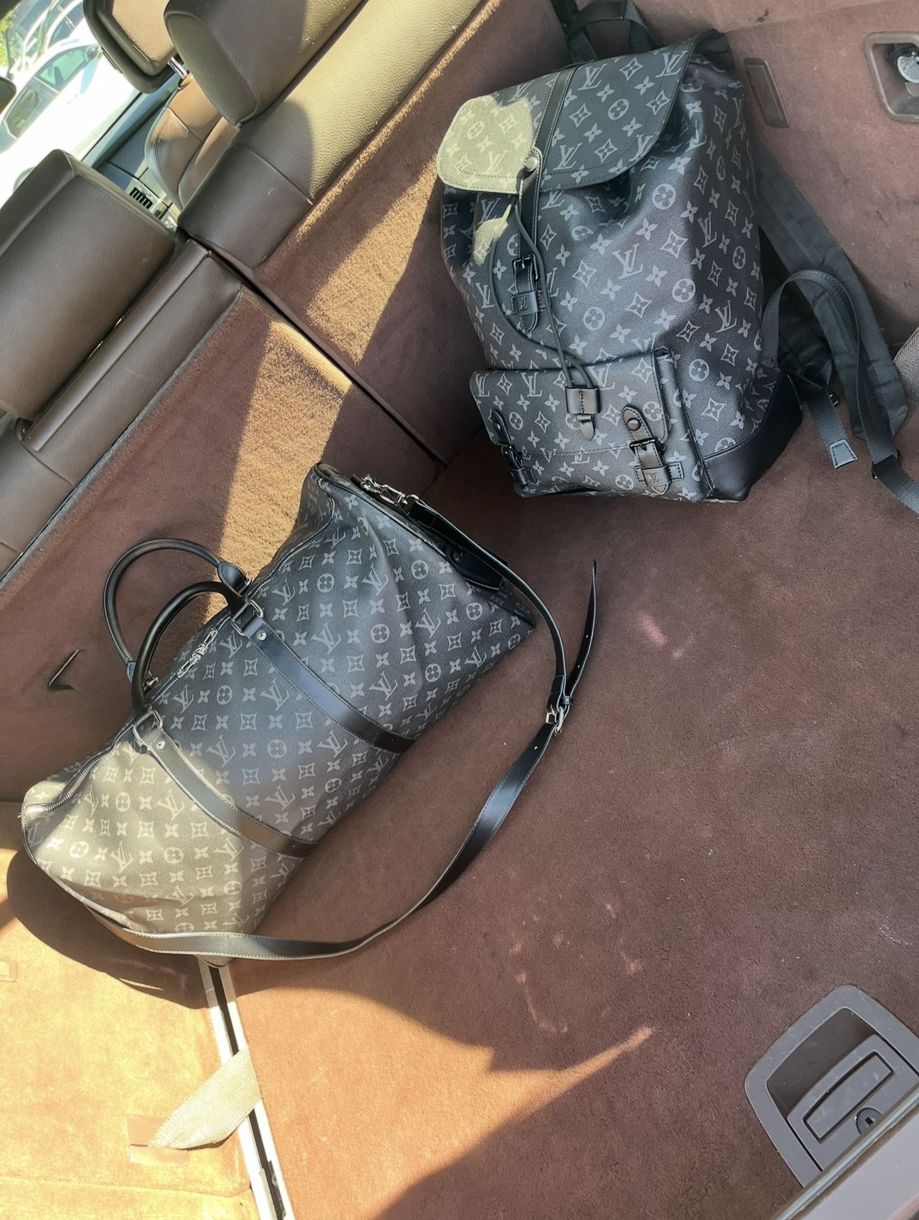 Louis Vuitton | Keepall Bandoulière 55 (Duffle) Louis Vuitton | Monogram Eclipse (Backpack)