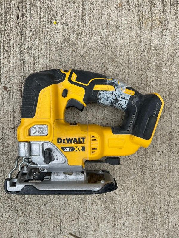 Dewalt 20v Max XR Jigsaw Caladora for Sale in Dallas, TX OfferUp