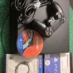 Play Station 4 Slim 1TB