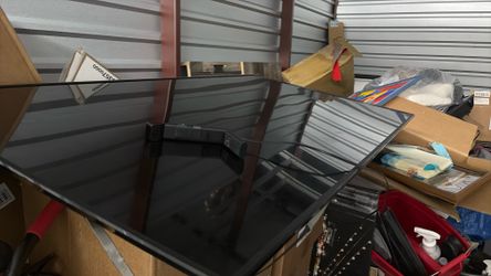 2 TVs.  One Vizio 65 Inch And 1 Samsung 70 Inch. 