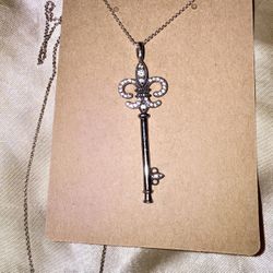 BEAUTIFUL New 14K Black Gold over Sterling .25 TCW Natural White Sapphire Key  Necklace! 22”