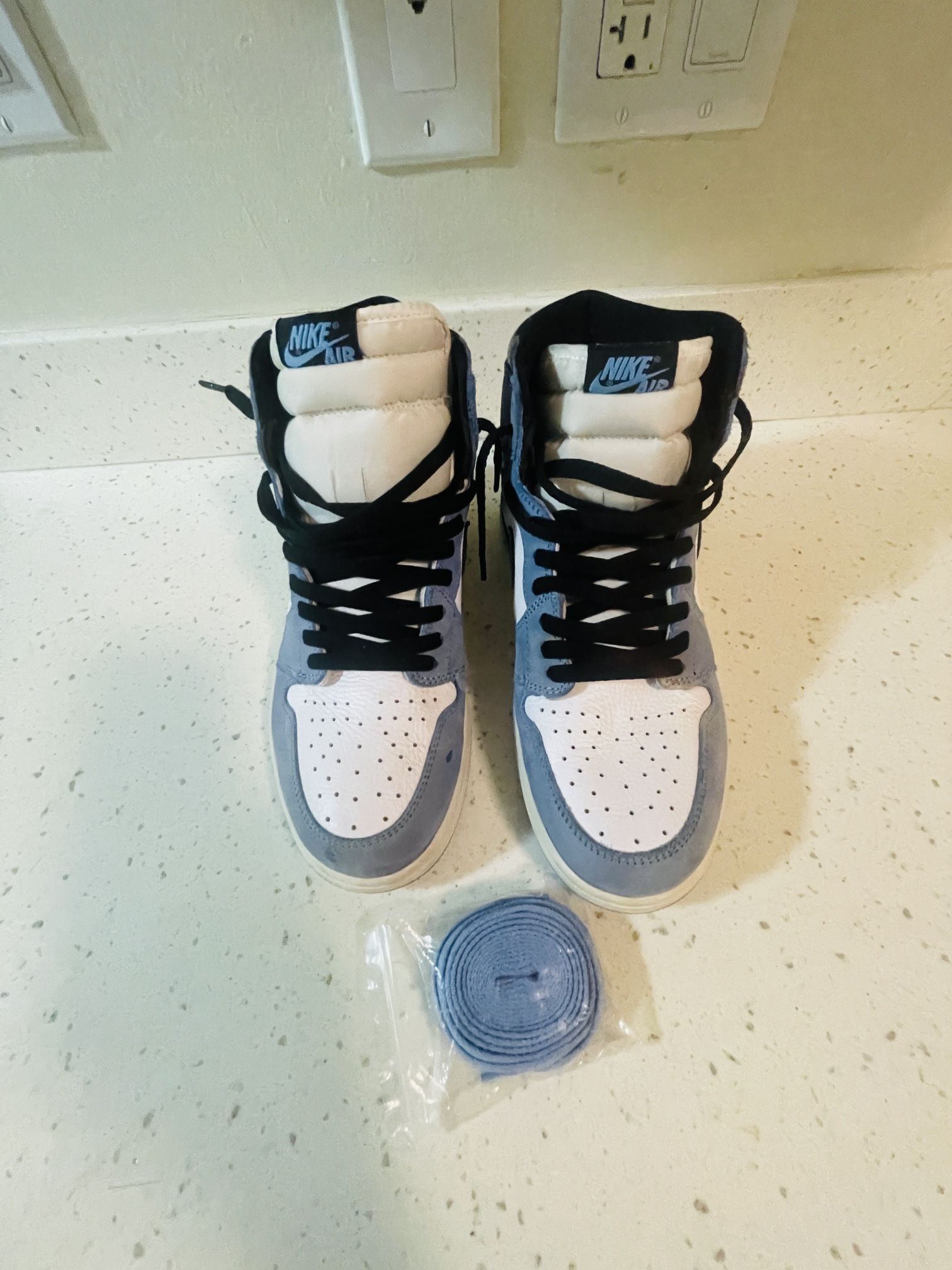 University Blue Jordan 1