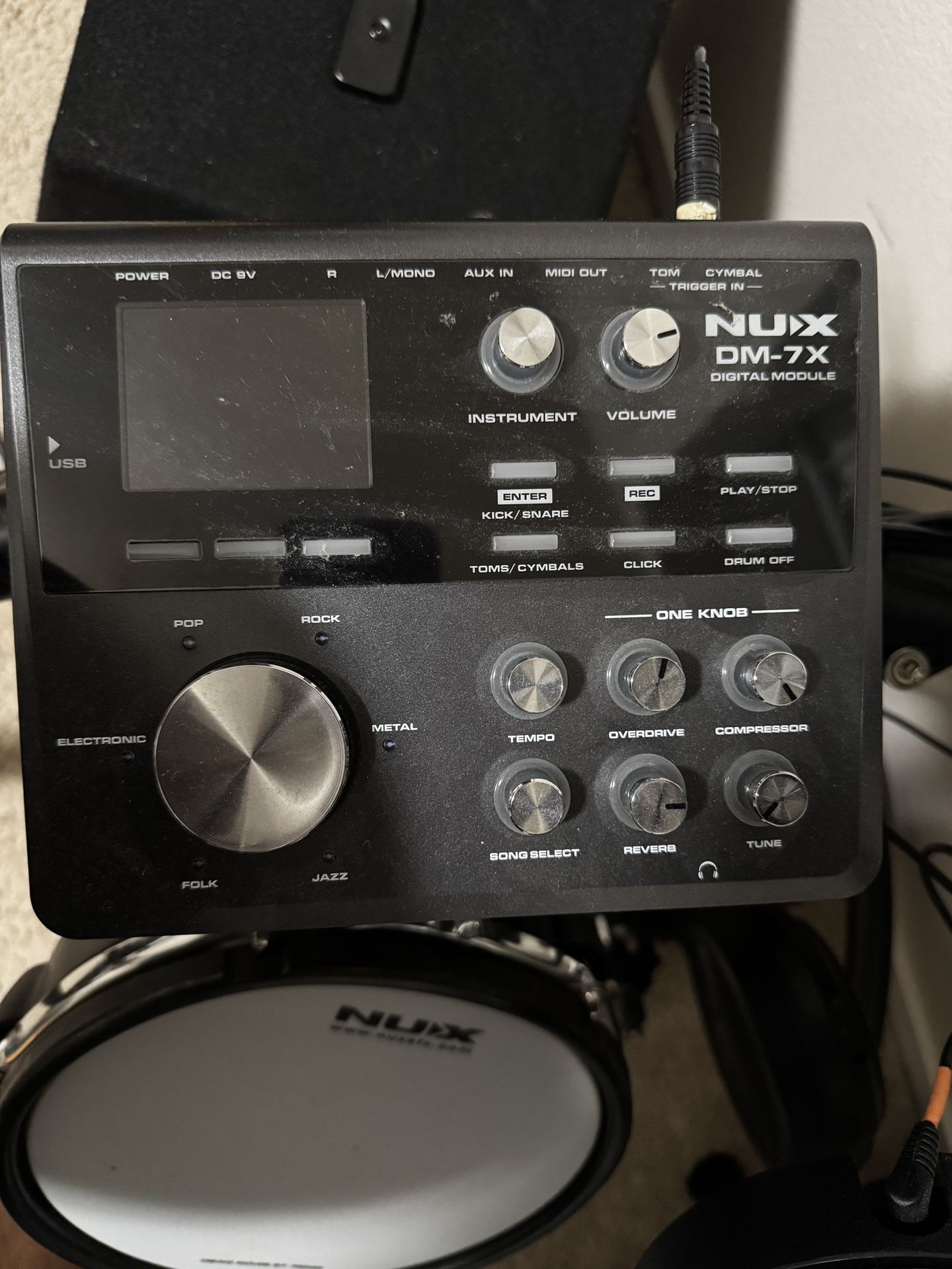 NU-X DM7