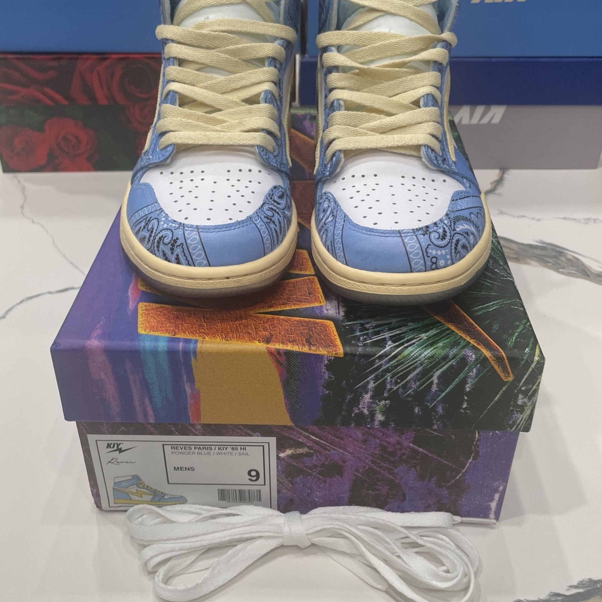 REVES PAIRS /KIY 85 HI (SZ 9)