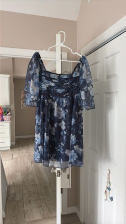 NAVY FLORAL MIDI-DRESS 👗
