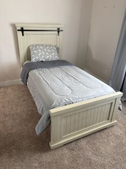 Farmhouse Twin Bed Frame - Cream/White Wood