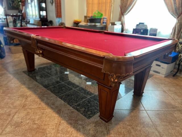 Pool Table 8' Imperial Pre Owned In Like New 