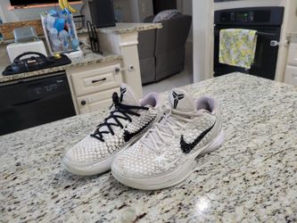 Kobe 6:  Protro All-Star       Size: 9.5