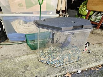 Shaped 6.7 Gallon Acrylic Fish Tank.