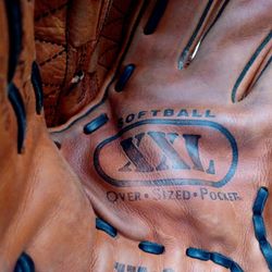 Wilson XXL Oversized Pocket Right Hand.
 A2478 Softball Glove, 13.5". 