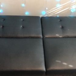 Black Futon