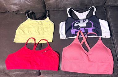 Se vende ropa deportiva de mujer talla XL y una pieza L usada en buenas condiciones 1 con etiqueta se vende toda por $25