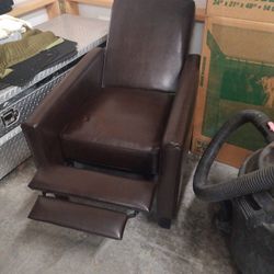 Space Saving Recliner 