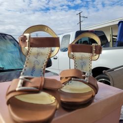 Juicy Couture HI wedge W/BKLE-  MED SIZE: 6.0