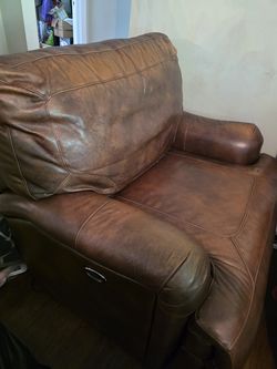 leather power recliner (missing power cord)