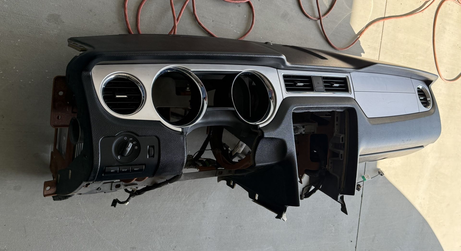 10-14 Mustang Complete 11k Mile Dash & Wiring