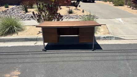 Free Desk