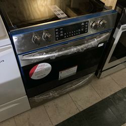 FRIGIDAIRE GALLERY 30” SLIDE IN ELECTRIC STOVE STAINLESS STEEL WITH AIR FRYER  $1000