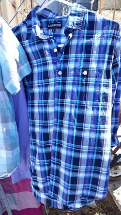 LONG SLEEVE DRESSY SHIRTS SIZE SMALL-MEDIUM