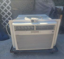 Frigidaire 18,500 BTU Air Conditioner With Remote