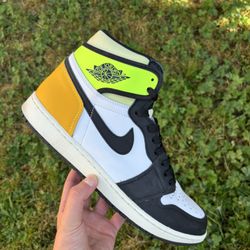 Jordan 1 White Black Volt University Gold