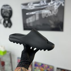 Yeezy “onyx” Slides 