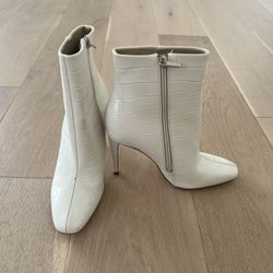 Marc Fisher Women’s Boots Size 8