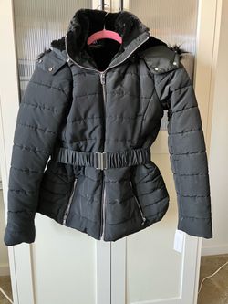 New York & Company Black Puffer Jacket with Fur Hood — Size M — New with Tags