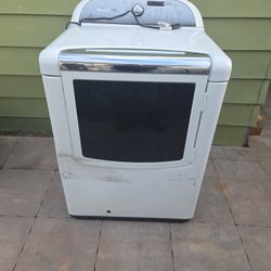 Whirlpool Digital Dryer In Great Working Condition.