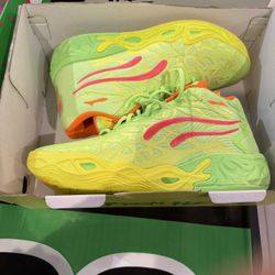 New Shoes price negotiable