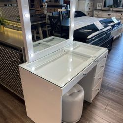 White Vanity $10 Down Payment And Financing Available