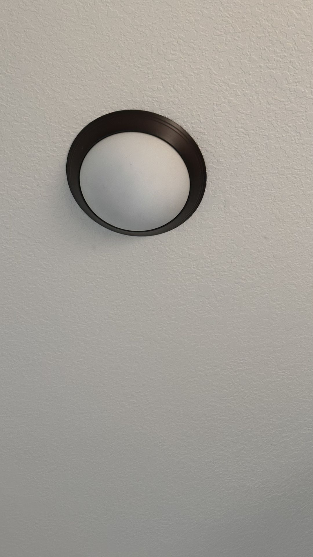 2 Light Fixtures
