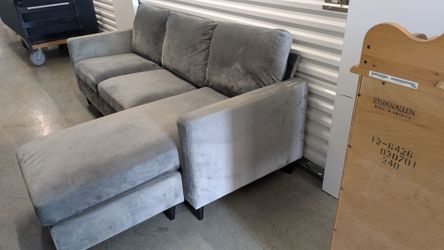 Dorel velvet sectional sofa. Free delivery 👍