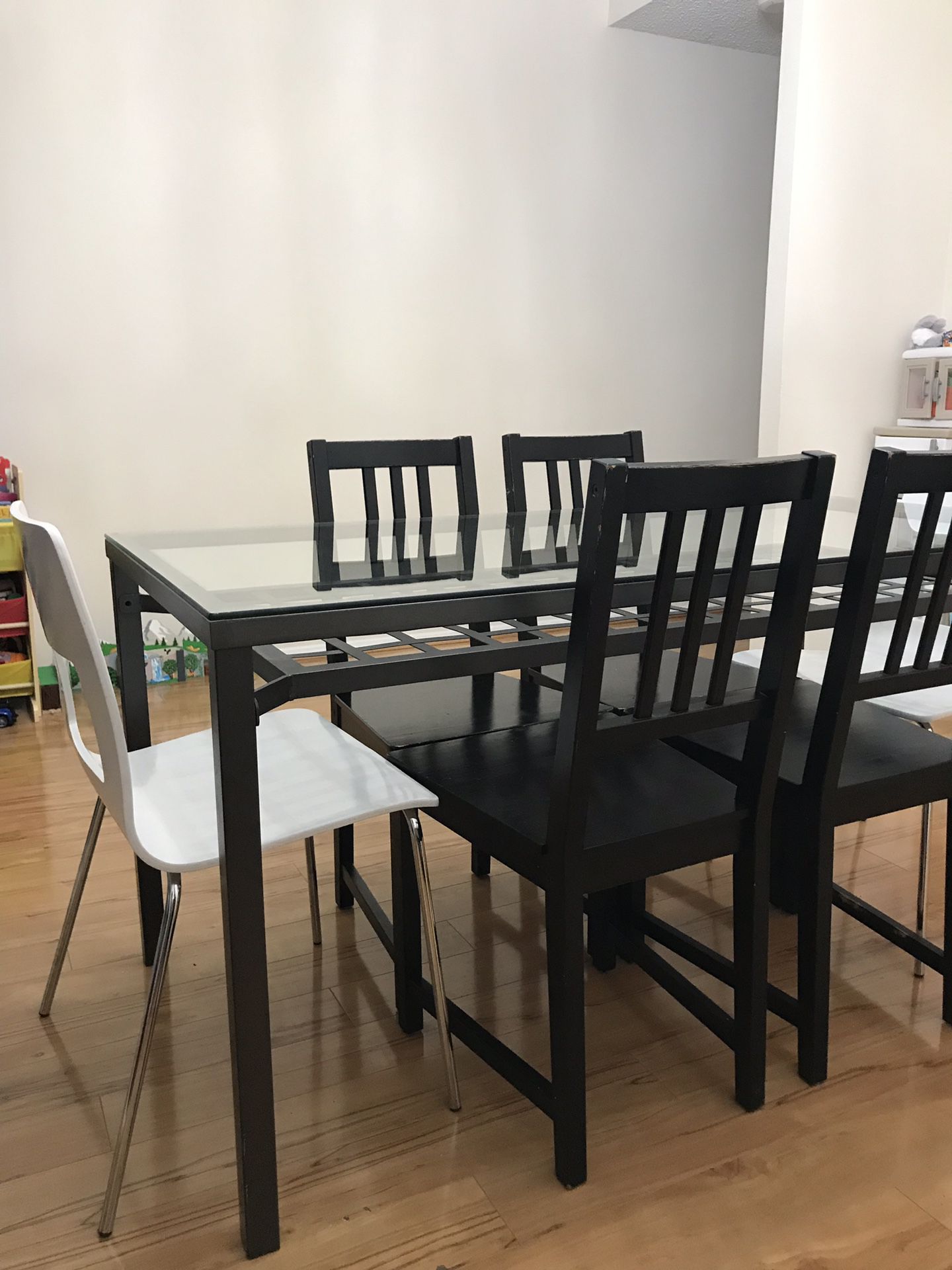 IKEA Granas Glass top dinning table & 6 chairs