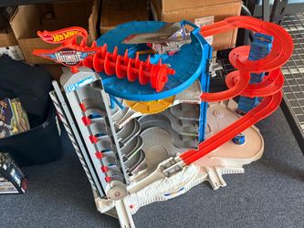 Hot wheels ultimate garage