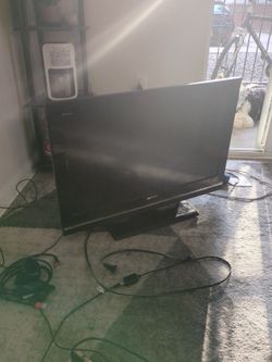 Sony TV flat screen MODEL KDL-32XBR9