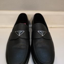 Prada Men's Triangle Logo Saffiano Leather Loafers Size 9.5 US