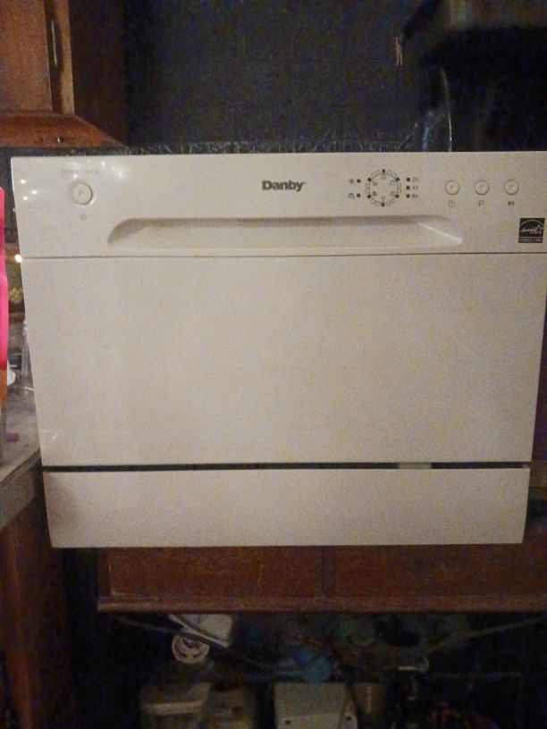 Dansby Countertop Dishwasher
