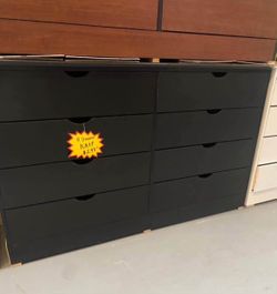 Nine drawers dresser