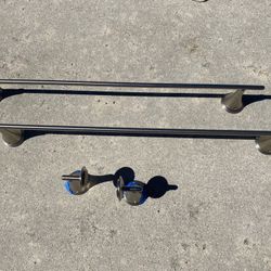 Beautiful bathroom towel bar and toilet paper holder sent