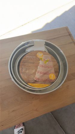 Cake pans