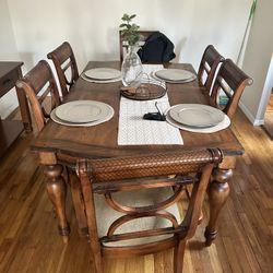 Matching Dining Table & China Cabinet (Curio)