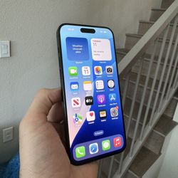 Apple iPhone 15 Pro Max 256GB Unlocked to any carrier! Like new!