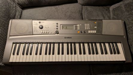 Yamaha YPT-310 61 Key Electric Keyboard and Stand (Great Beginner Keyboard)
