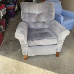 La-Z-Boy Recliner w/ Mahogany Legs - Lee's Summit