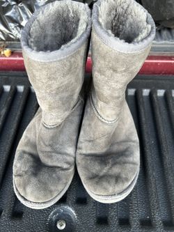 Girls Ugg Boots Size 3