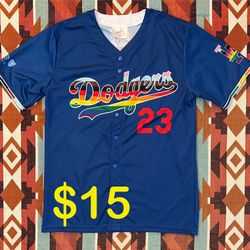 MLB Los Angeles Dodgers 2023 Giveaway Pride Night Jersey Rainbow LGBTQ Medium