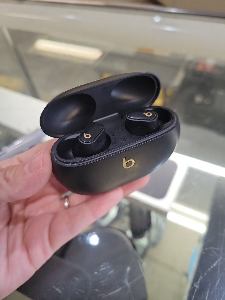 BEATS Earbuds
