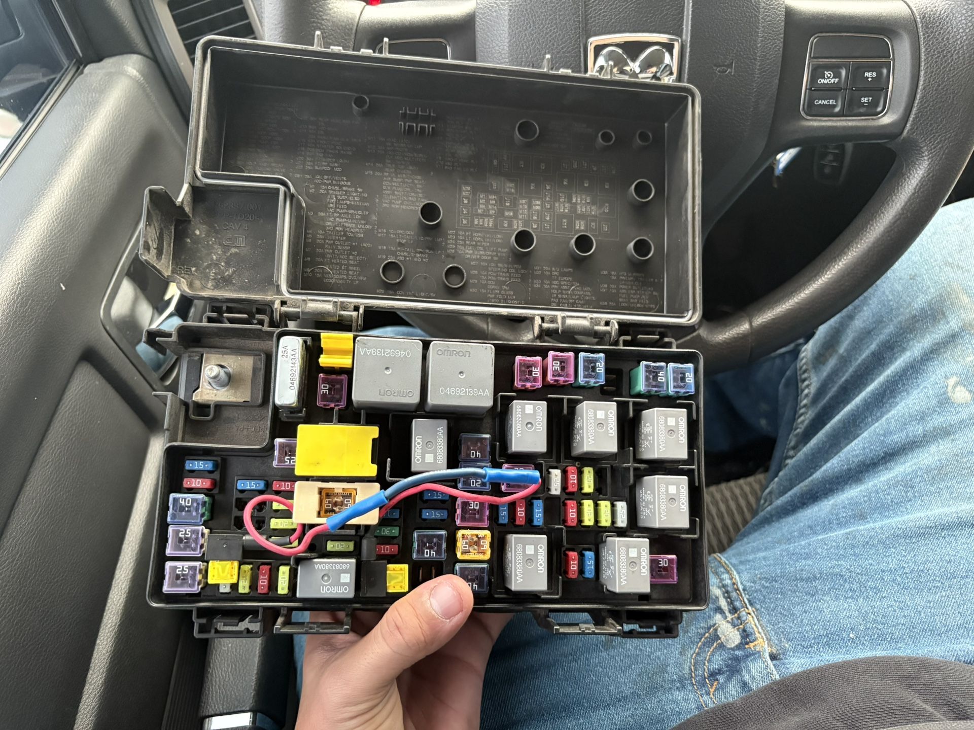 ram 1500 fuse box